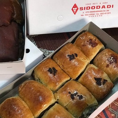 

PISANG MOLEN / BOLEN OLEH OLEH BANDUNG
