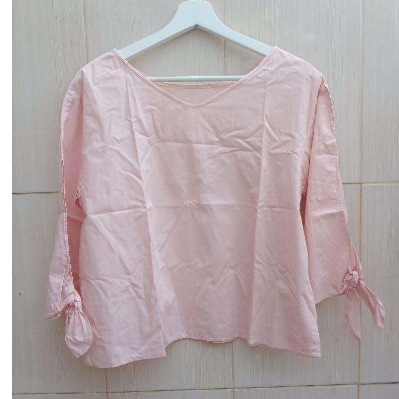 preloved blouse Gu by uniqlo