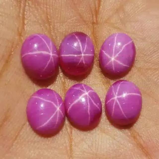 Batu permata amerikan star ruby