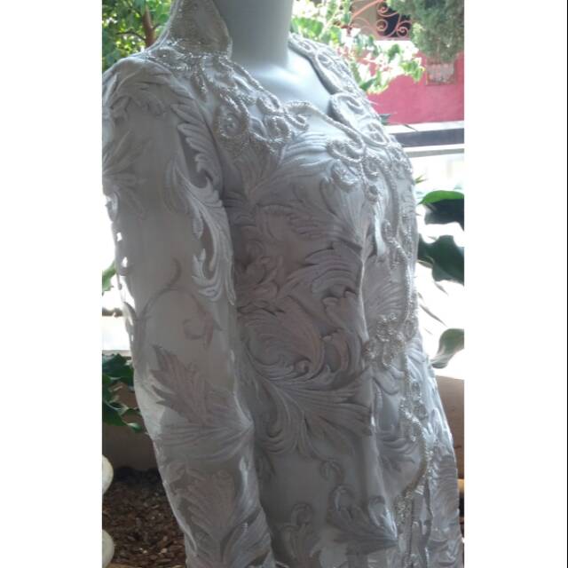 Kebaya Brokat Modern Model Pinguin