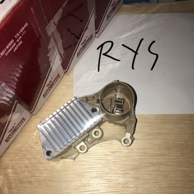 IC REGULATOR ALTERNATOR JAZZ, CITY, HONDA SOKET 3