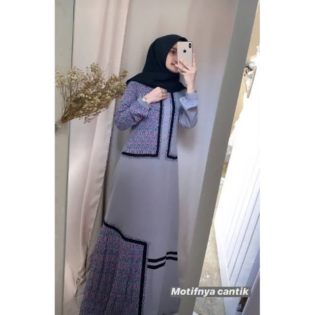Muna Dress Size S by Javina_Official