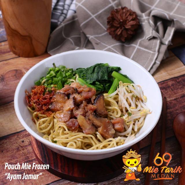 

Pouch Mie Frozen isi AYAM KECAP JAMUR dari 69 Mie Tarik Medan