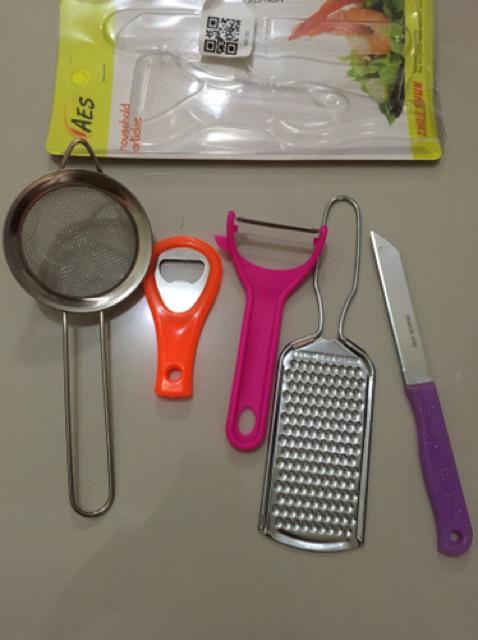 Kitchen Ware 4in1 Set Peralatan Masak Pisau Parutan Keju