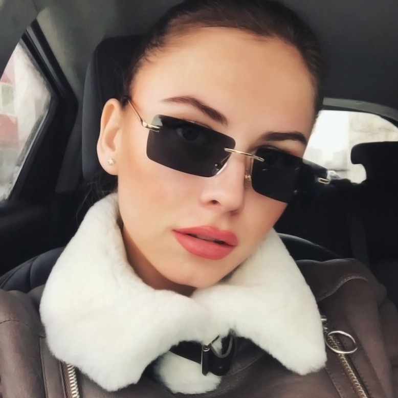 Kacamata Hitam Viral Bentuk Kotak Besar Untuk Wanita