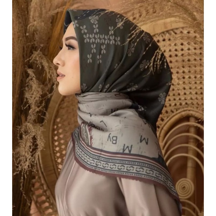 Jilbab denai segiempat/hijab deenay segi empat bermotif/kerudung tren segi empat bermotif