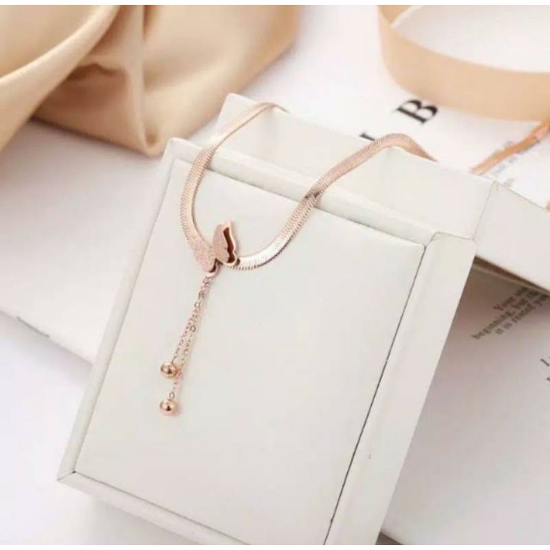 Kalung titanium kupu- kupu juntai pentol rose gold N27052000