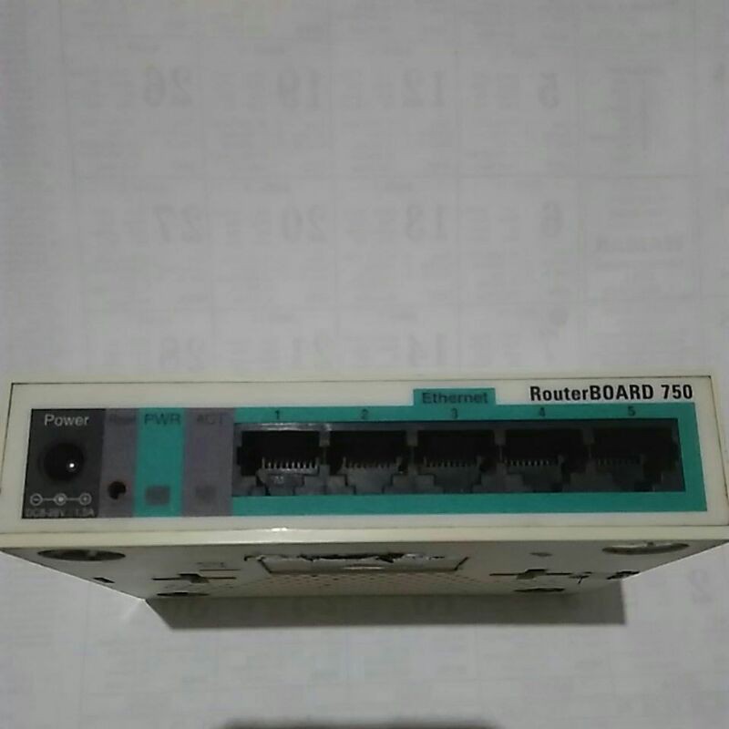 Mikrotik Rb750