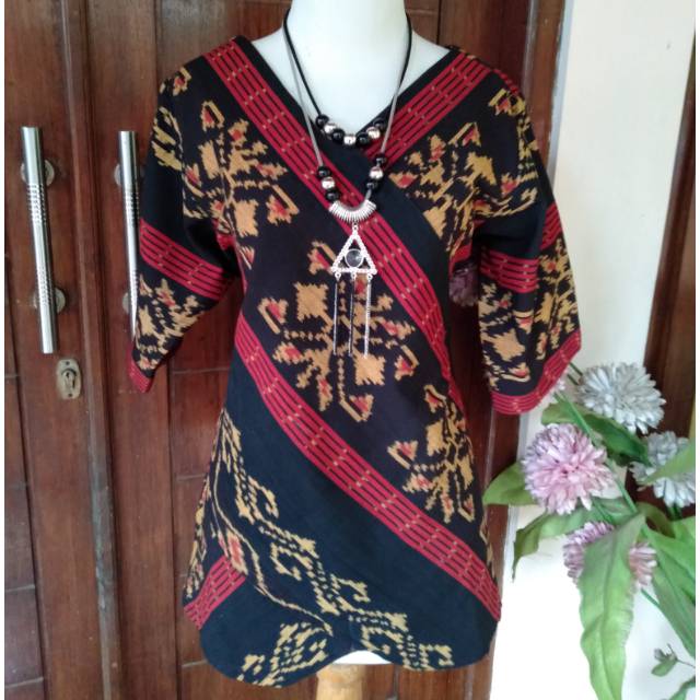 Blouse tenun motif NTT