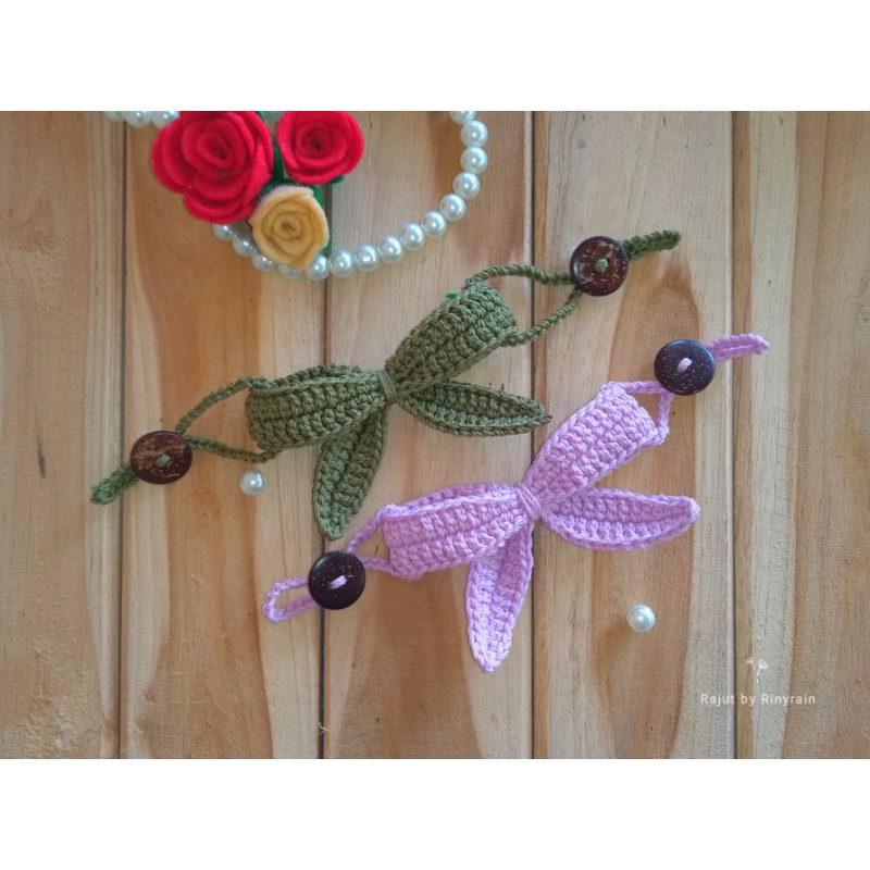 konektor masker rajut pita