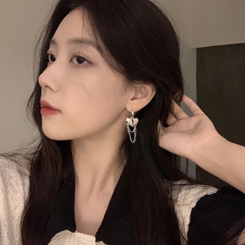 1 Pasang Anting Rantai Panjang Rumbai Desain Hati Bahan S925 Silver Needle Gaya Korea Untuk Wanita