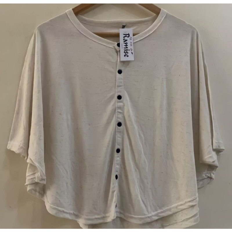 PRELOVED kalong baju zhacya-full kancing-crop top