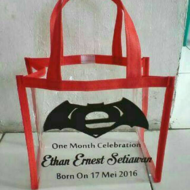 

Tas ultah mika polos ( uk. 17 x 20 lbr 14cm )