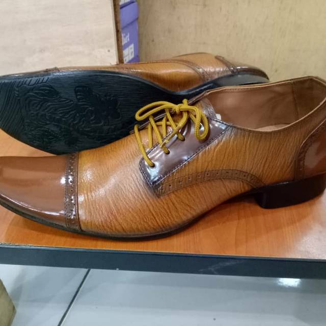 Sepatu Pantofel Tali