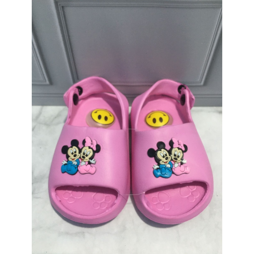 YT-725D-5 Sandal Selop Anak Cewek / Sandal Bunyi Cit Cit Karakter Mickey Minnie Merek Yutu Ukuran 19-24