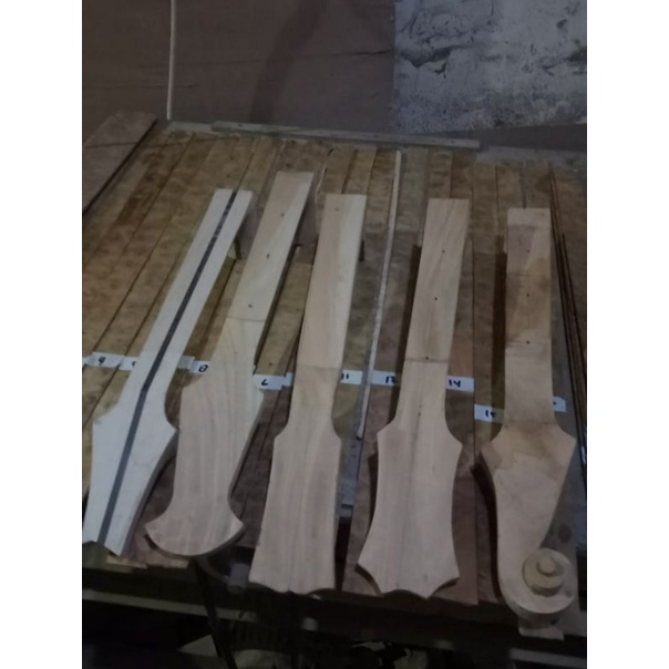 neck gitar elektrik bahan mahoni