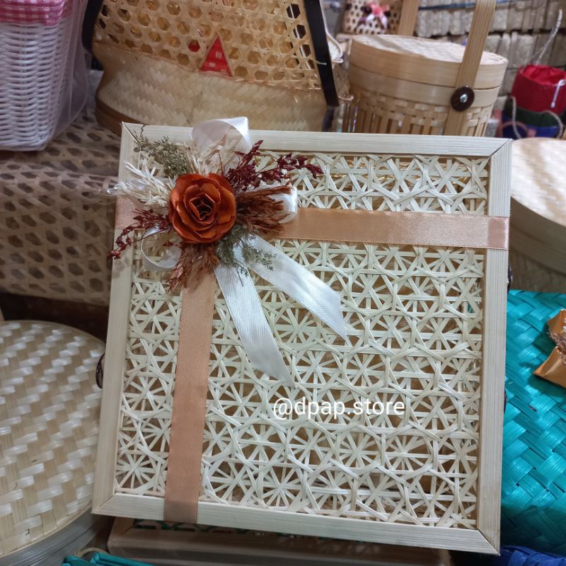 

dpap.store - Hampers Keranjang Bambu Rantang Kotak Hias Bunga Rustic