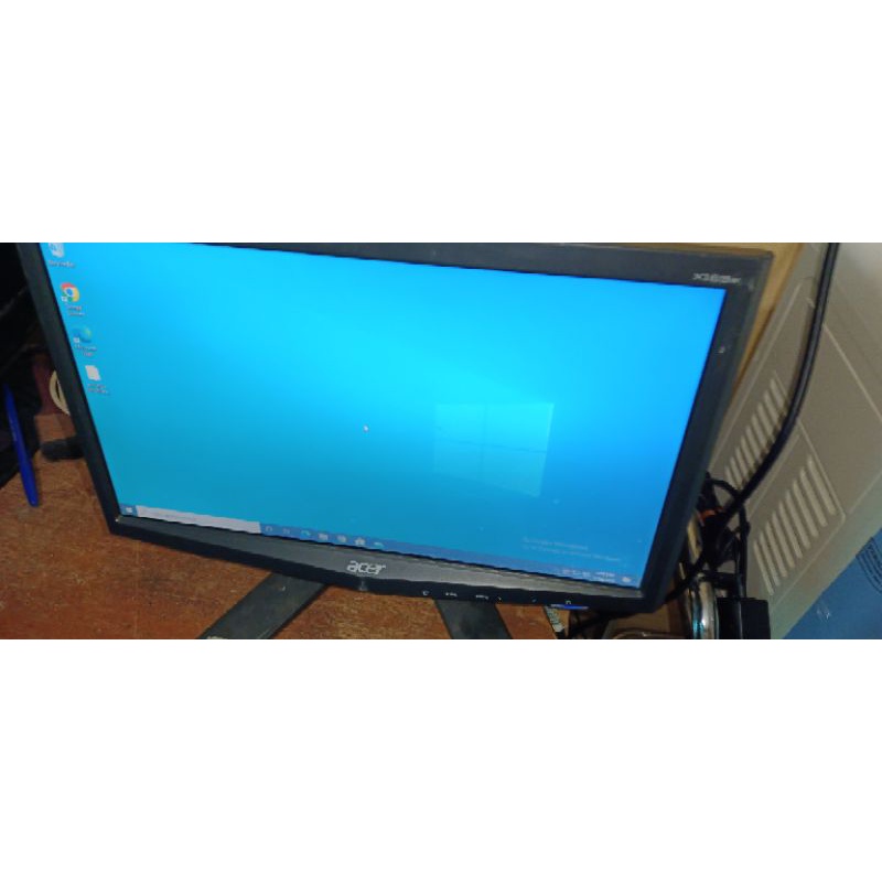 monitor lcd komputer accer 16 in bonus kabel