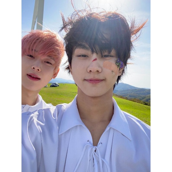 [BOOKED] PC JUNGWON HOLO ODY