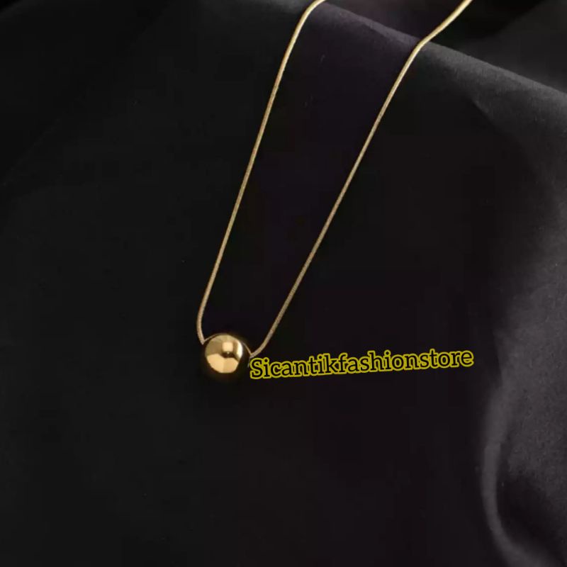 Kalung Titanium Gold Liontin Bulat Bola Pasir Fashion Wanita Terlaris Anti Karat Kalung Wanita Gold