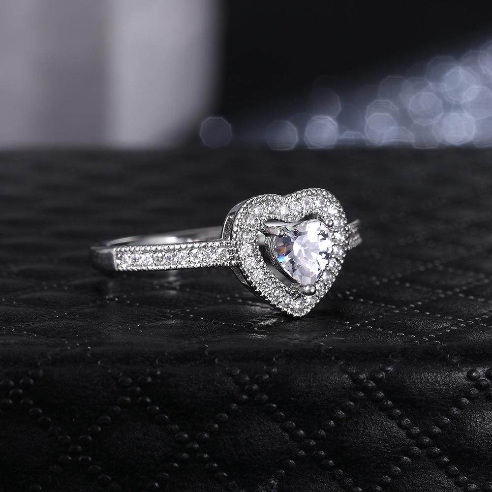 Cincin Wanita Bentuk Hati Aksen Kristal Zirkon Ukuran 6-10 Untuk Pernikahan