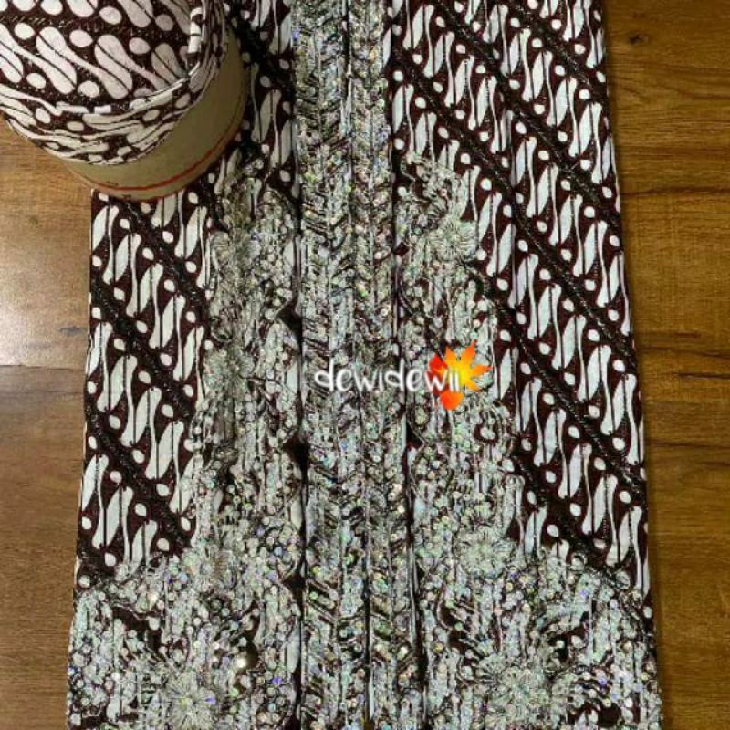 Sepasang Jarik Payet + Blangkon, Motif Parang KeciL