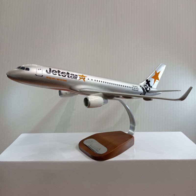Miniatur Replika Pesawat JET STAR A320