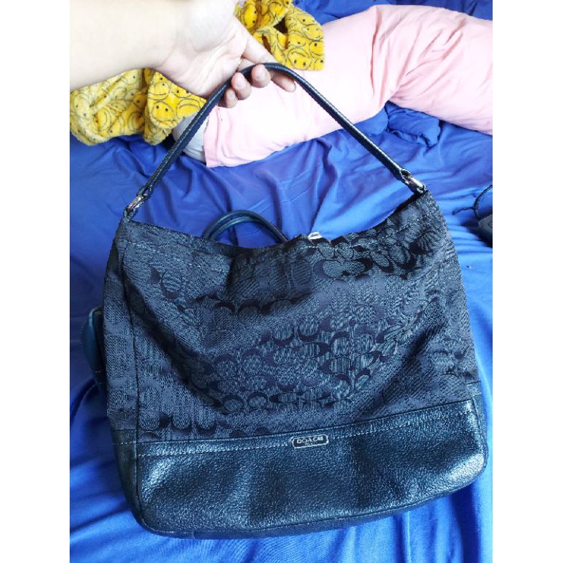 preloved coach hobo hitam