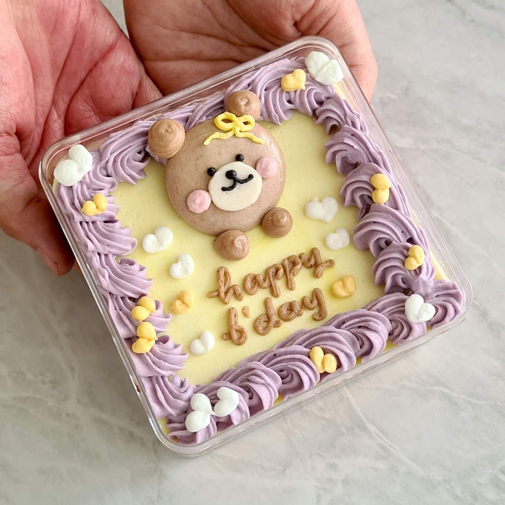 

Korean dessert box / cake box cute bear