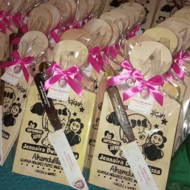 Souvenir Aqiqah Telenan ukuran 12*24cm plus pisau