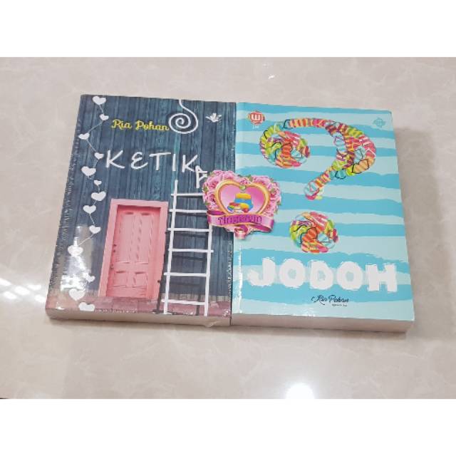 Buku Novel Ketika & Jodoh by Ria Pohan (2 buku)