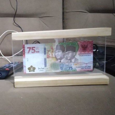 

Frame Stand Uang Kertas double glass acrylic / akrilik