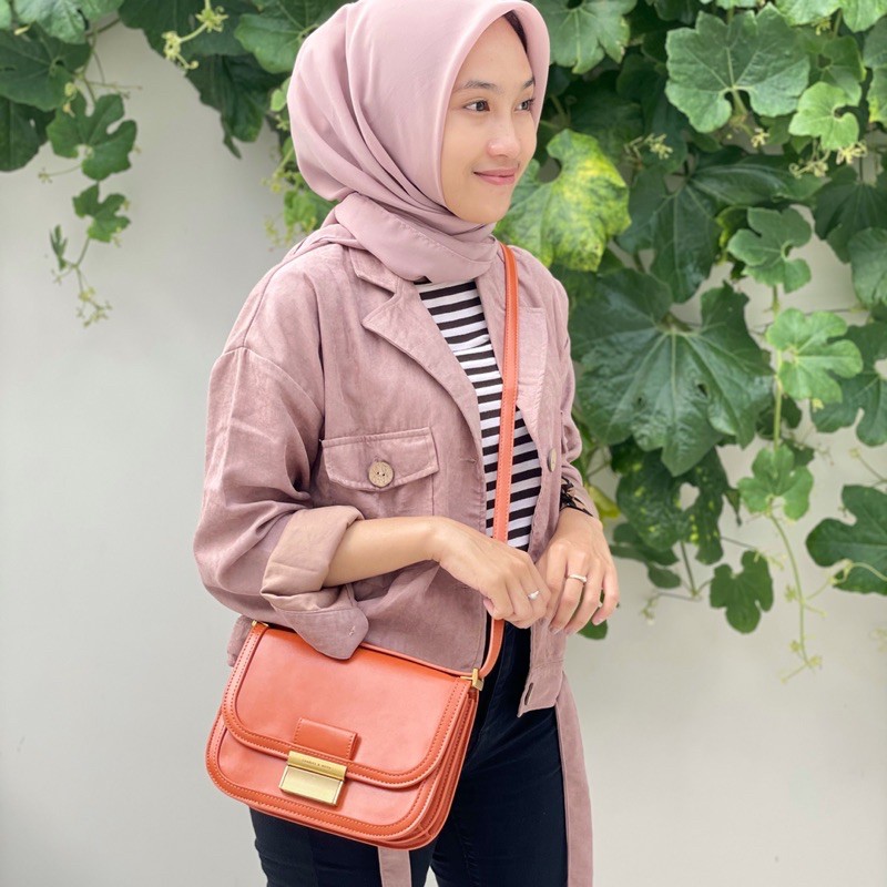 Tas Wanita Vintage Push Lock Crossbody