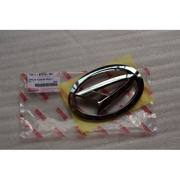 EMBLEM DEPAN/LOGO DEPAN RADIATOR DAIHATSU GRANMAX,XENIA&TERIOS LAMA