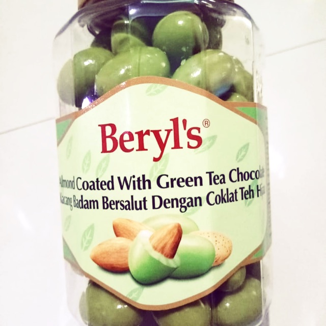 

Almond Coated With Green Tea Chocolate l Beryl's Coklat Almond Green Tea 410gr