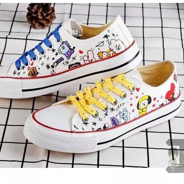 

MURAH ! Sepatu Lukis BTS logo