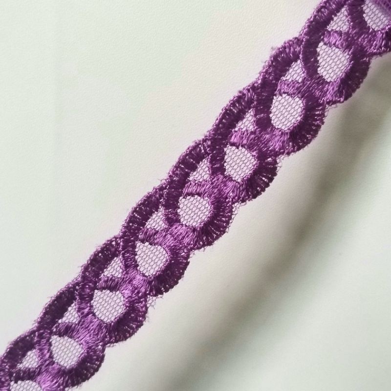 per  meter,renda tile warna ungu terong lebar 2cm