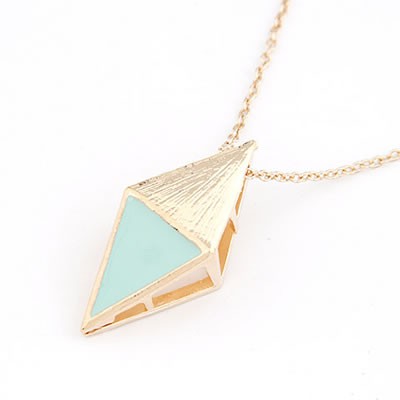 LRC Kalung Wanita Bridesmaid Gold Color Three-Dimensional Triangle Shape Alloy Korean Necklaces