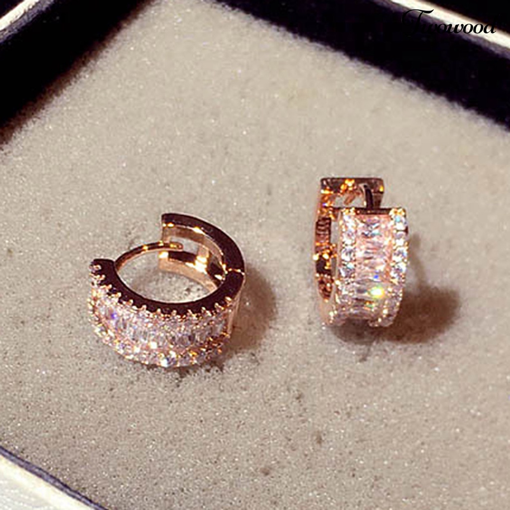 1 Pasang Anting Klip Bentuk Lingkaran Aksen Berlian Imitasi Warna Rose Gold Untuk Wanita