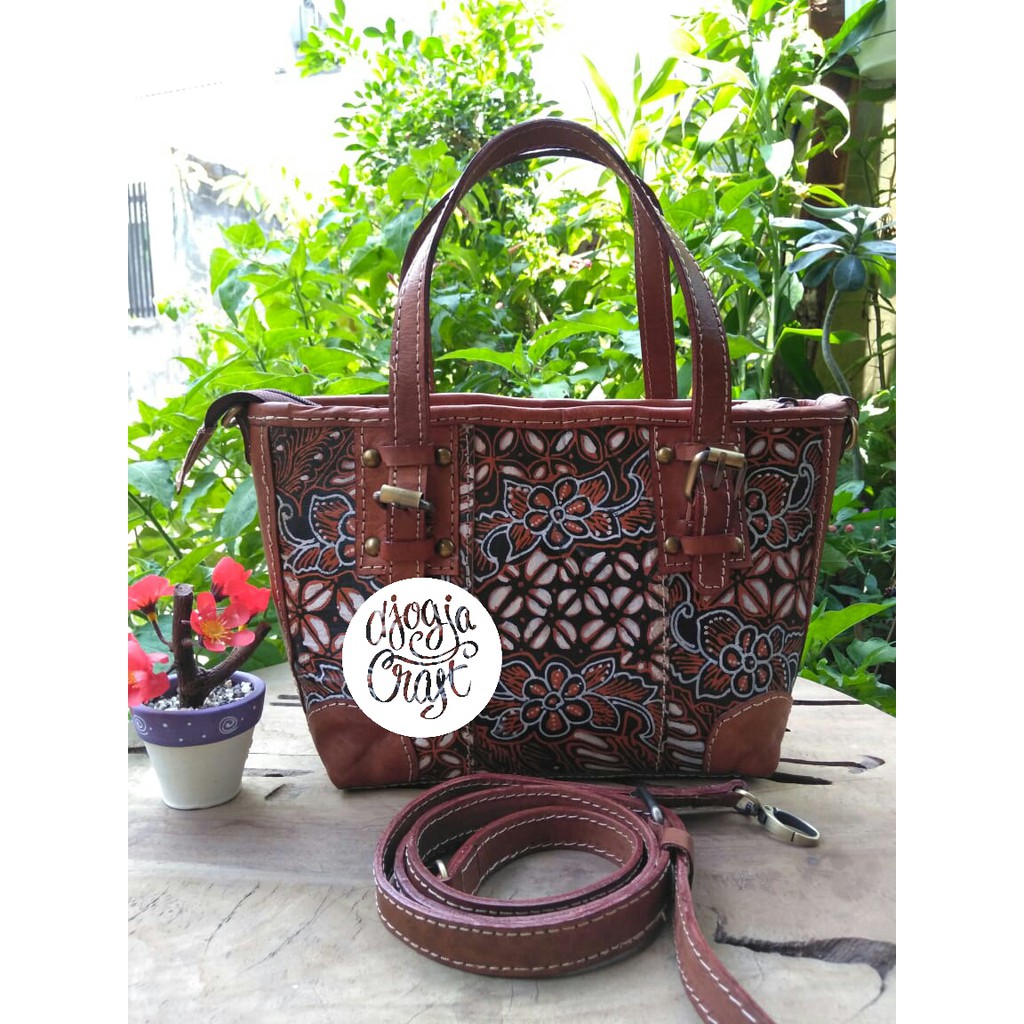 Tas Kulit Fosile Lukis Batik