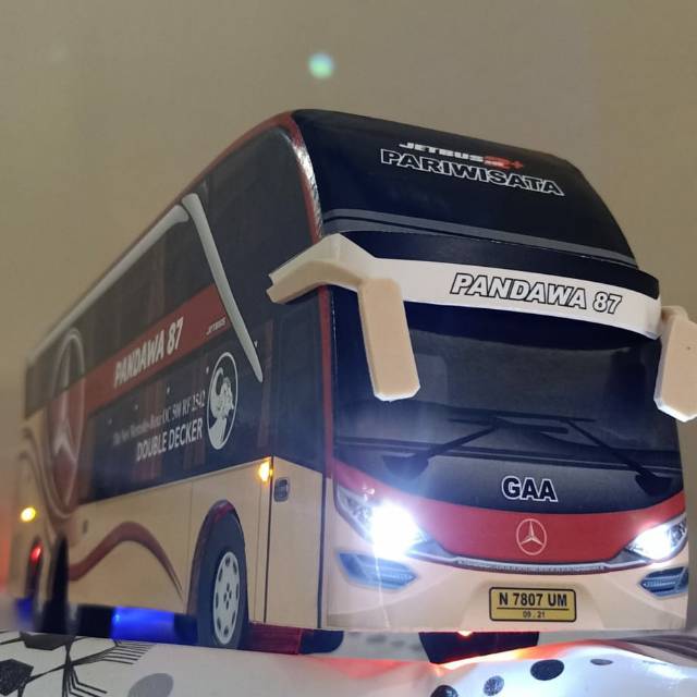 miniatur Bus bis / mainan bus bis PANDAWA 87 DD lampu