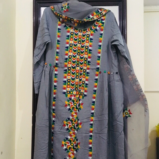 Salwar Kameez Pakistani Outfit