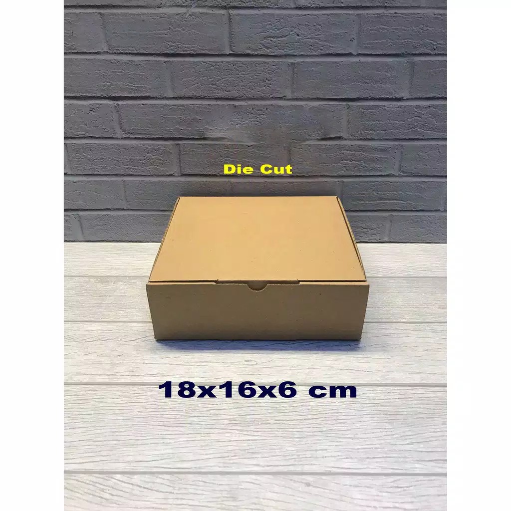 

Kardus 18 x 16 x 6 cm........Die Cut