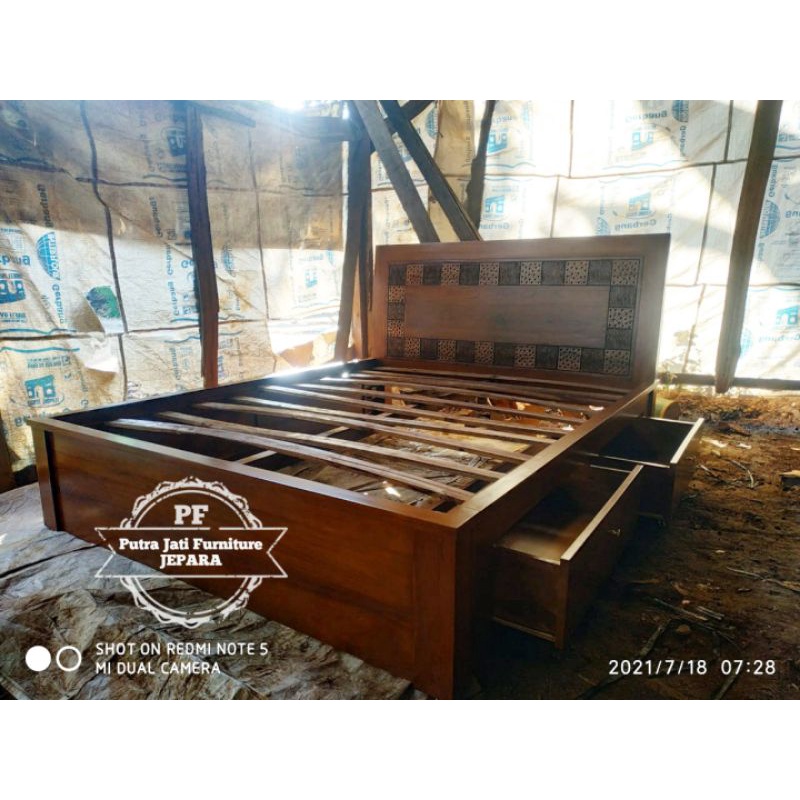 Dipan Tempat Tidur Ranjang Tidur Kayu Jati Jepara