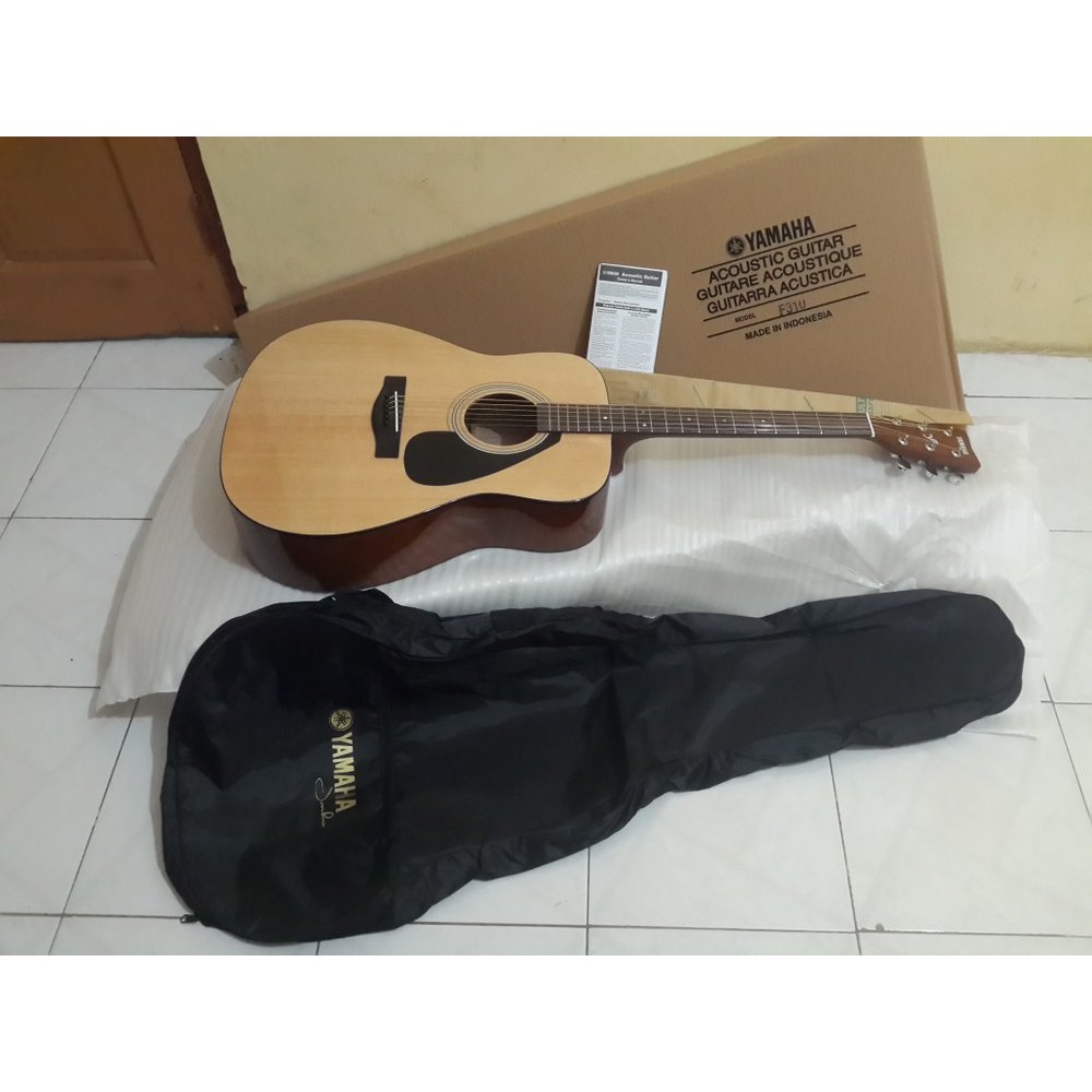 Jual  Gitar akustik yamaha F310 original plus tas