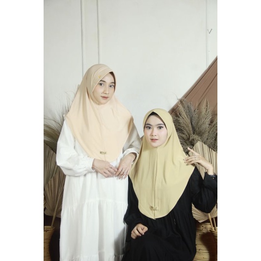 Hijab instan bergo pamela khimar penguin jersey by Desmonda Fashion