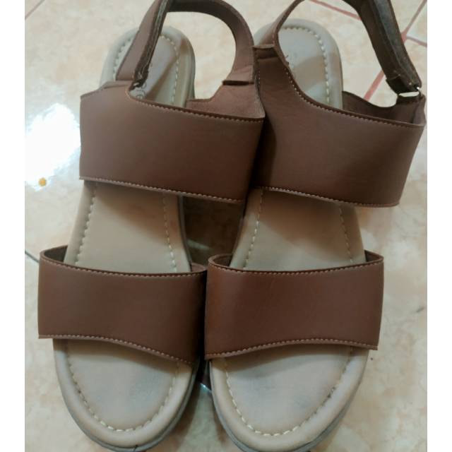 Sepatu wedges Cerelia (preloved)