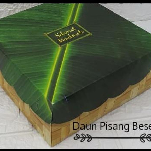 Dus Nasi Box motif Daun pisang 18x18cm Besek Bambu