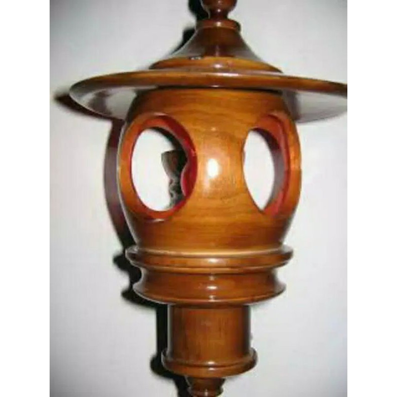 LAMPU HIAS TEMPEL DINDING DARI KAYU JATI UNTUK PENGHIAS BERBAGAI RUANGAN