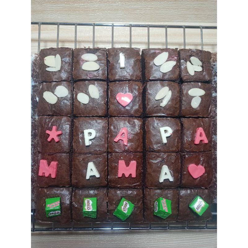 

Hampers kue brownies fudgy birthday gift wedding gift